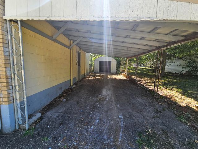 503 S West Street, Mt Vernon, MO 65712