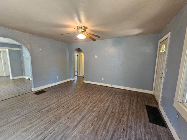 503 S West Street, Mt Vernon, MO 65712