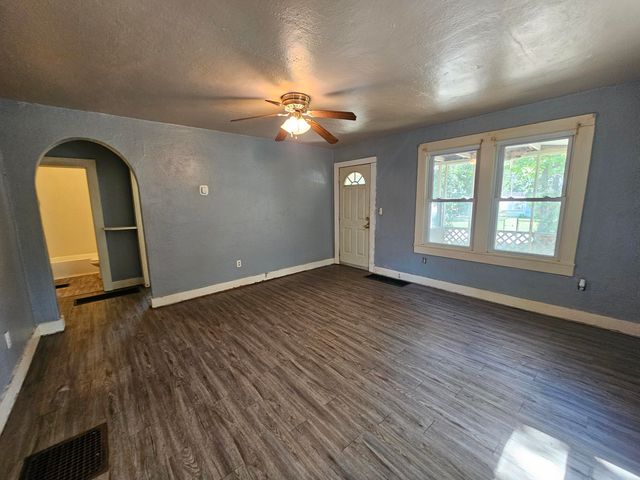 503 S West Street, Mt Vernon, MO 65712