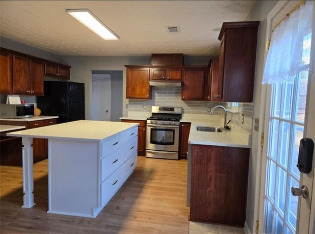 728 roxholly lane, Buford, GA 30518