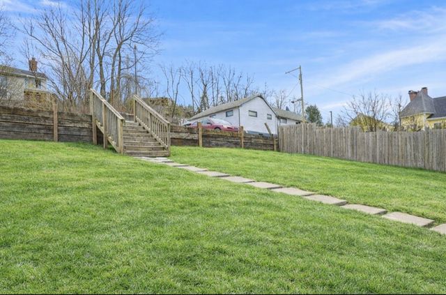 601 Mount Pleasant St, City Of Greensburg, PA 15601