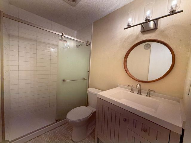 7501 GALLINETA COURT, Tampa, FL 33615
