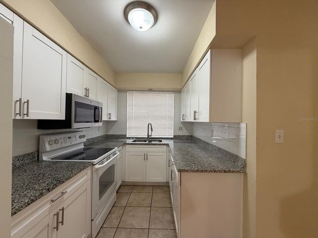 7501 GALLINETA COURT, Tampa, FL 33615
