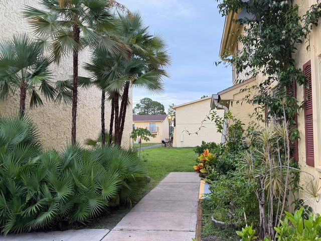 7501 GALLINETA COURT, Tampa, FL 33615