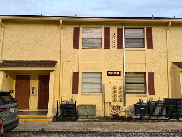 7501 GALLINETA COURT, Tampa, FL 33615