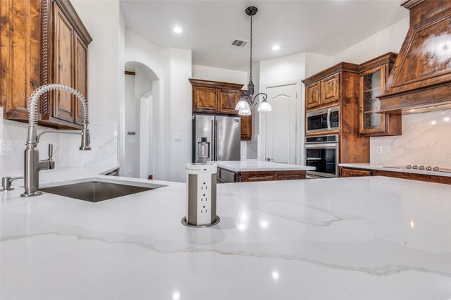 10009 Allen Mill Court, Fort Worth, TX 76135