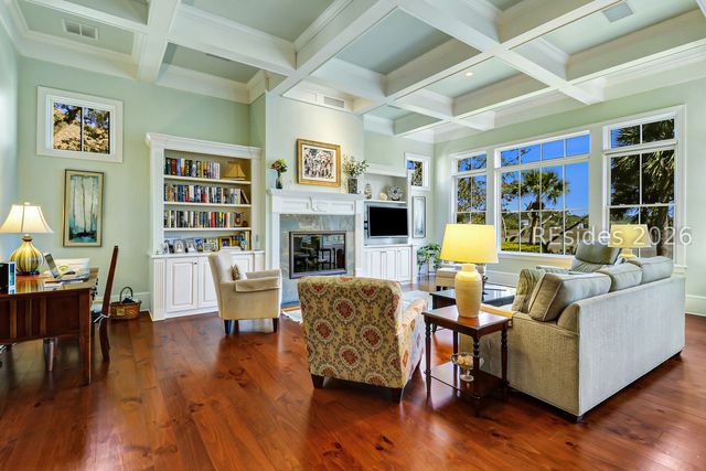 10 Bayley Point Ln, Hilton Head Island, SC 29926