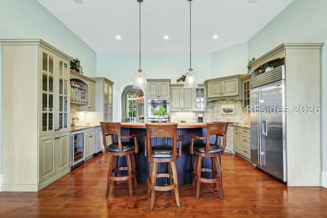 10 Bayley Point Ln, Hilton Head Island, SC 29926