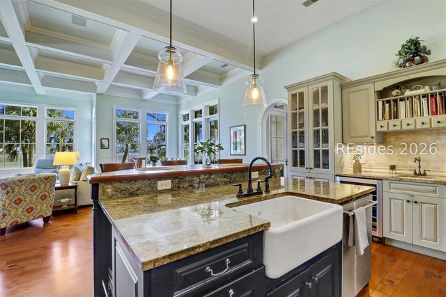 10 Bayley Point Ln, Hilton Head Island, SC 29926