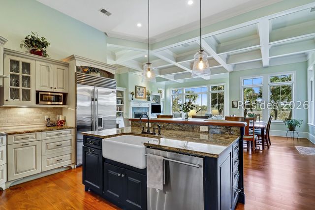 10 Bayley Point Ln, Hilton Head Island, SC 29926