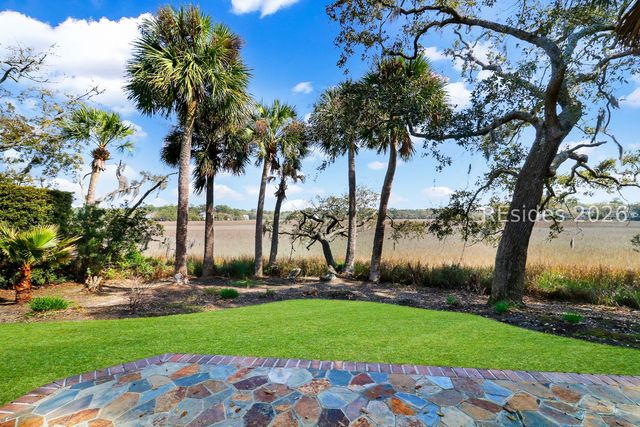 10 Bayley Point Ln, Hilton Head Island, SC 29926