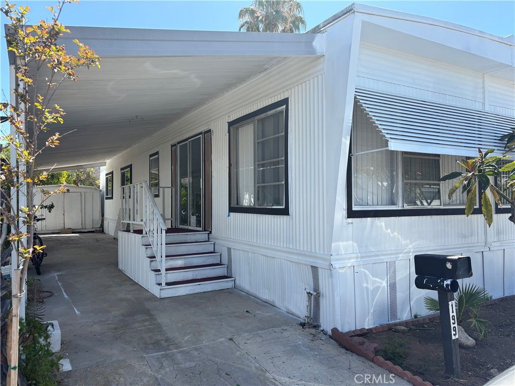Image 2 of property listing at 2300 E Valley Parkway 199, Escondido, CA 92027