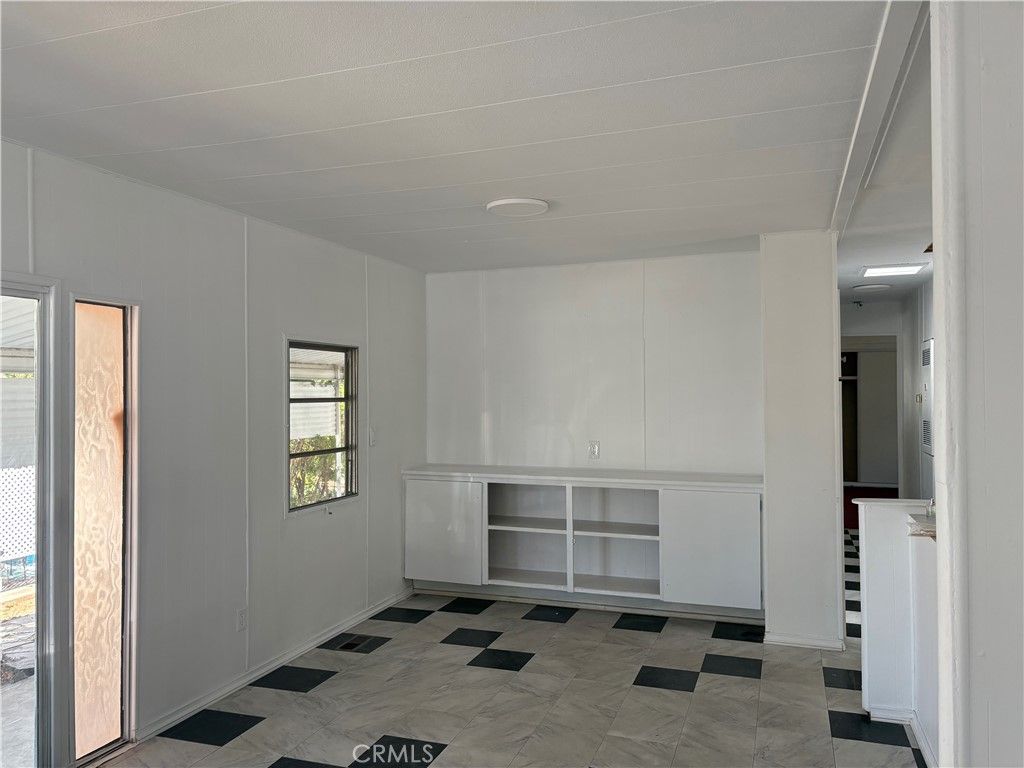Image 5 of property listing at 2300 E Valley Parkway 199, Escondido, CA 92027