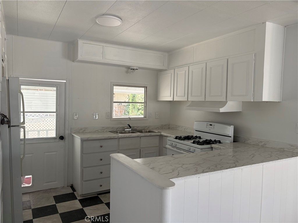 Image 7 of property listing at 2300 E Valley Parkway 199, Escondido, CA 92027