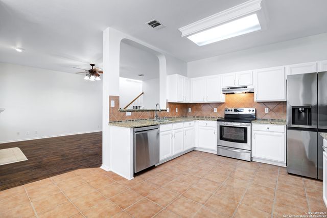 13738 Riverbank Pass, Helotes, TX 78023