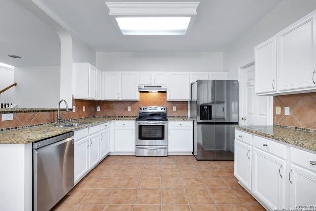 13738 Riverbank Pass, Helotes, TX 78023