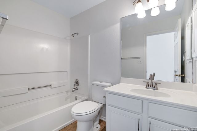 13738 Riverbank Pass, Helotes, TX 78023