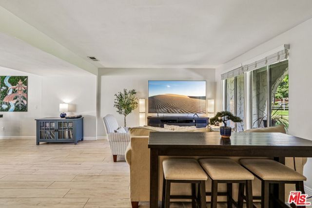 24249 La Glorita Circle, Newhall (santa Clarita), CA 91321
