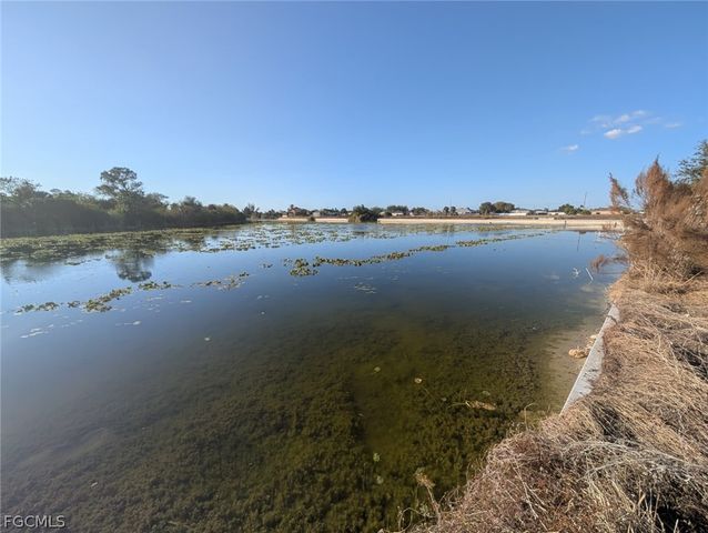 2010 NE 23rd PL, Cape Coral, FL 33909