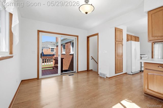 3327 N Lynn Court, Trenton, MI 48183