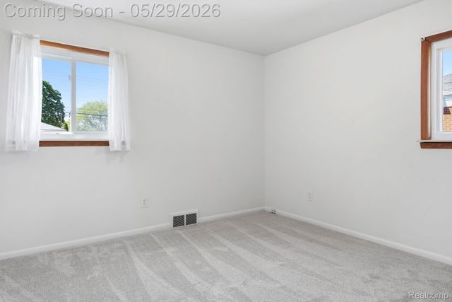 3327 N Lynn Court, Trenton, MI 48183
