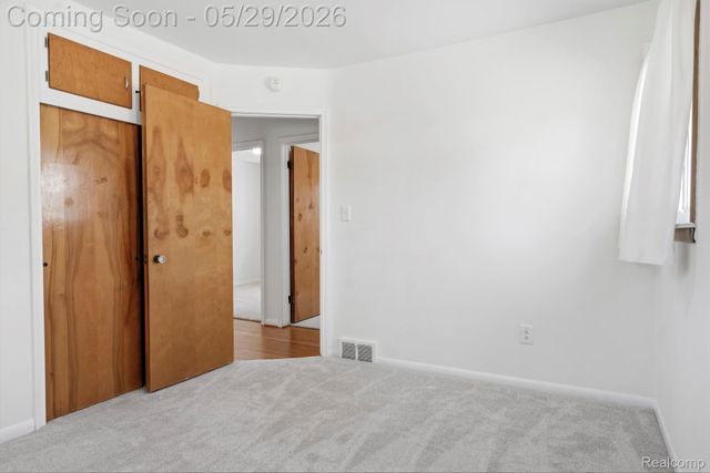 3327 N Lynn Court, Trenton, MI 48183