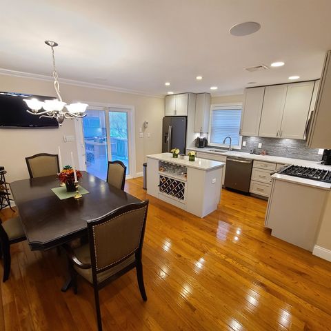 7803 5TH AVE, North Bergen, NJ 07047