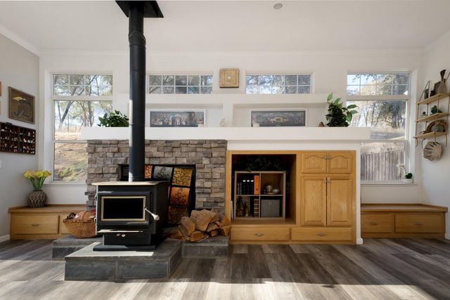 24090 Restive Way, Grass Valley, CA 95949