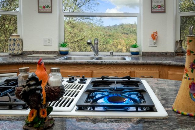 24090 Restive Way, Grass Valley, CA 95949