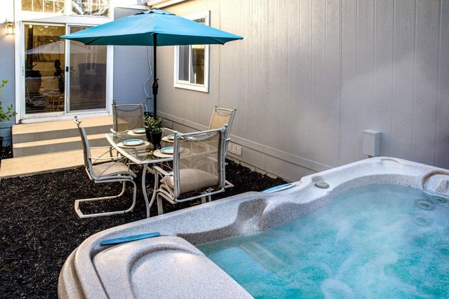 24090 Restive Way, Grass Valley, CA 95949