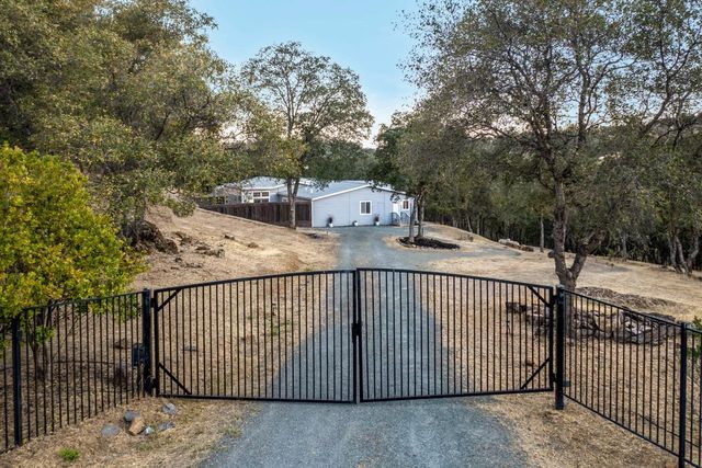 24090 Restive Way, Grass Valley, CA 95949