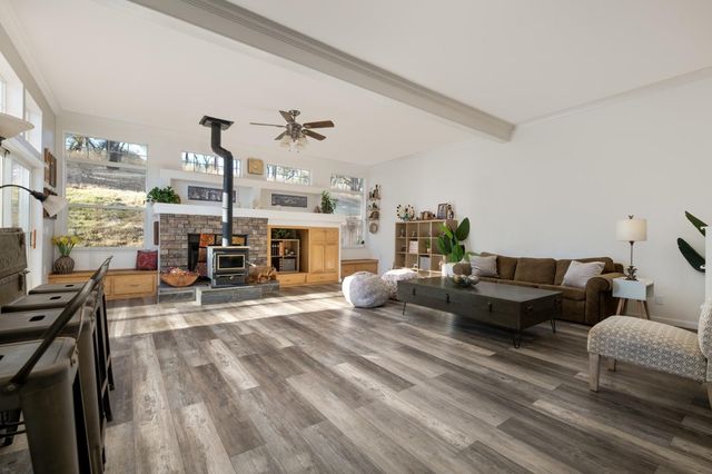 24090 Restive Way, Grass Valley, CA 95949