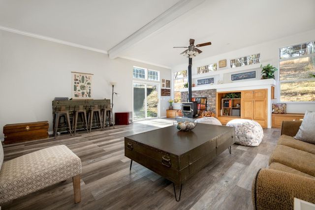 24090 Restive Way, Grass Valley, CA 95949