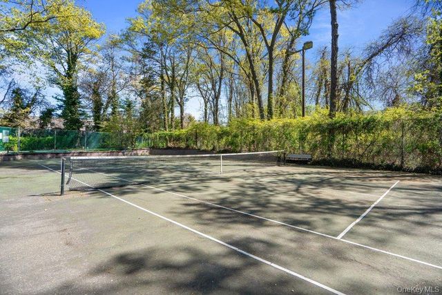 404 Towne House Village 404, Islandia, NY 11749
