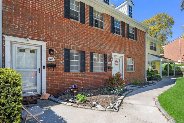 404 Towne House Village 404, Islandia, NY 11749