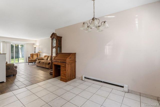 404 Towne House Village 404, Islandia, NY 11749