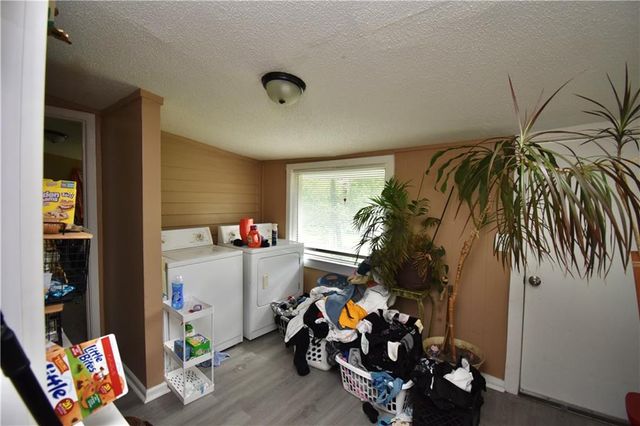 5239 N BRISTOL Avenue, Kansas City, MO 64119