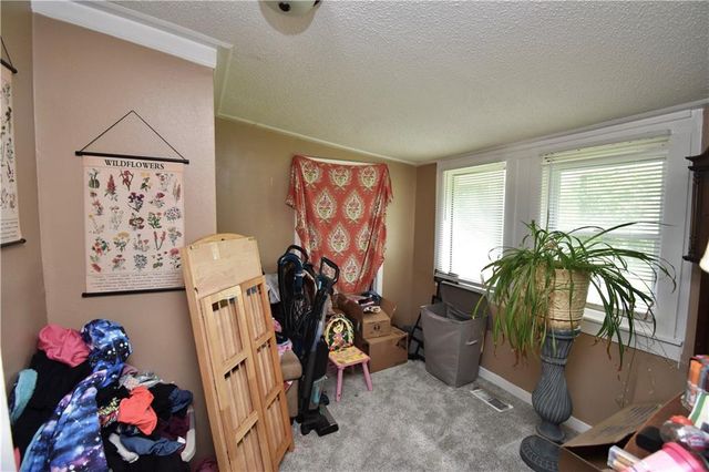 5239 N BRISTOL Avenue, Kansas City, MO 64119