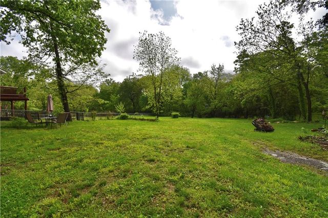 5239 N BRISTOL Avenue, Kansas City, MO 64119