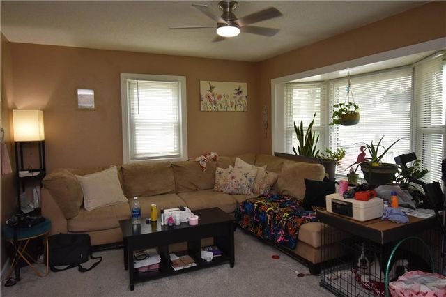 5239 N BRISTOL Avenue, Kansas City, MO 64119