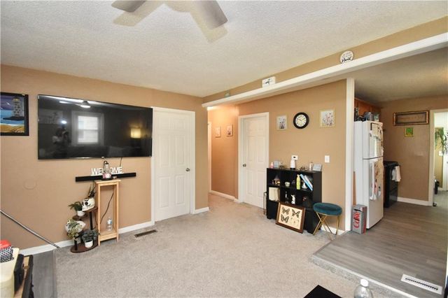 5239 N BRISTOL Avenue, Kansas City, MO 64119