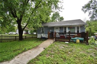 5239 N BRISTOL Avenue, Kansas City, MO 64119