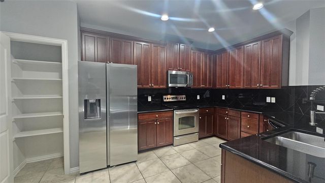 1424 Biltmore Lane, Irving, TX 75063