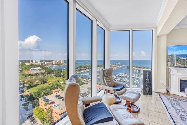 1 BEACH DRIVE SE 1702, St Petersburg, FL 33701