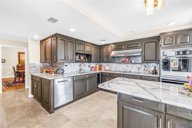 1 BEACH DRIVE SE 1702, St Petersburg, FL 33701