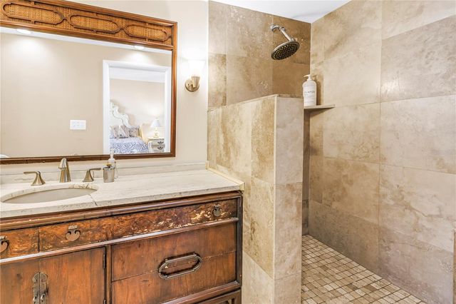 1 BEACH DRIVE SE 1702, St Petersburg, FL 33701