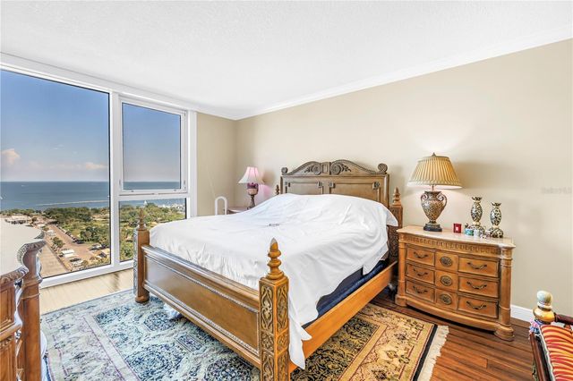 1 BEACH DRIVE SE 1702, St Petersburg, FL 33701