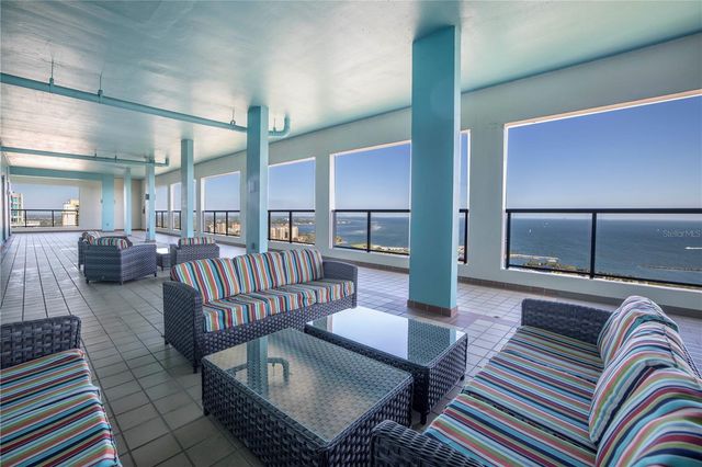 1 BEACH DRIVE SE 1702, St Petersburg, FL 33701