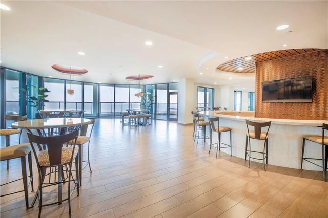 1 BEACH DRIVE SE 1702, St Petersburg, FL 33701