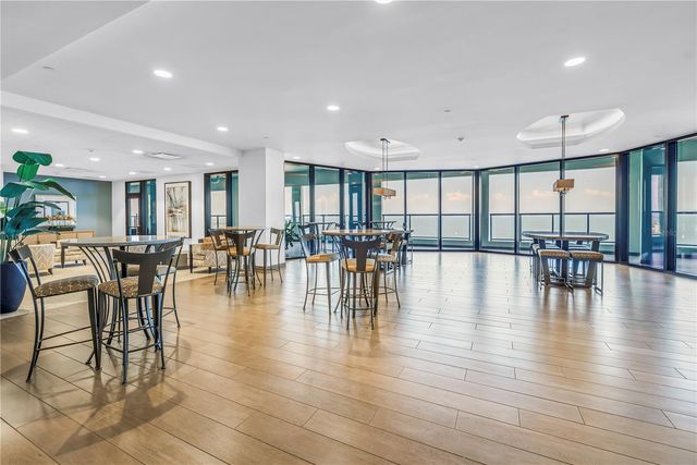 1 BEACH DRIVE SE 1702, St Petersburg, FL 33701